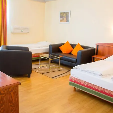 Aparthotel Landau an der Isar 3*