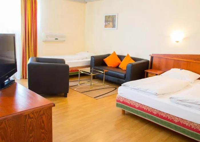 Aparthotel Landau an der Isar 3*